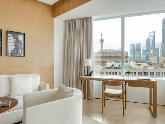 Pearl Tower View Room, 1 King Bed