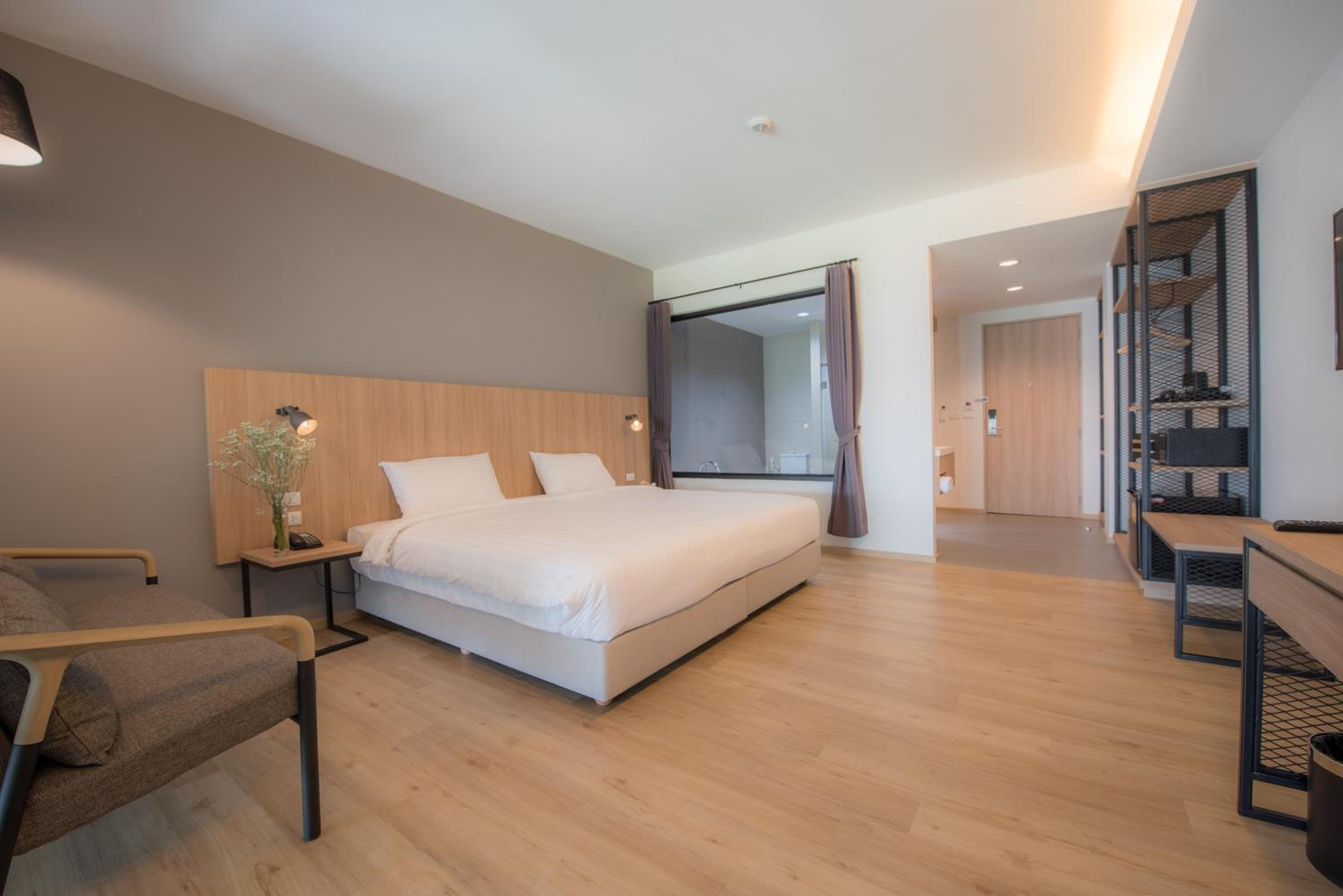 Suite with Pool View