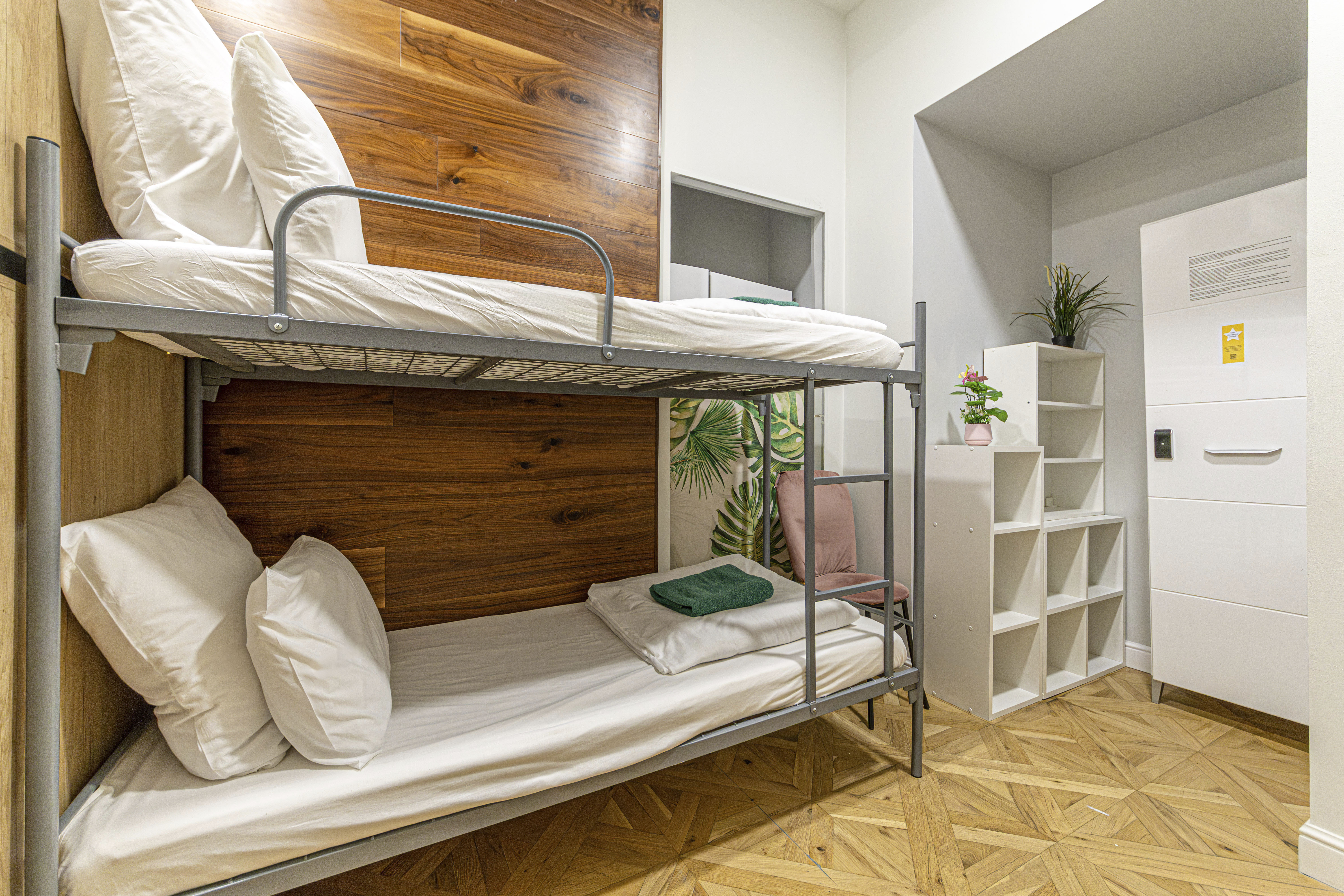 Кровать в общем 6-местном номере