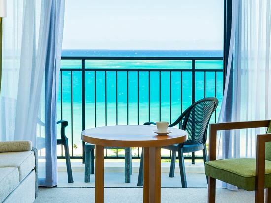 Deluxe High Floor Harbor Grande Room