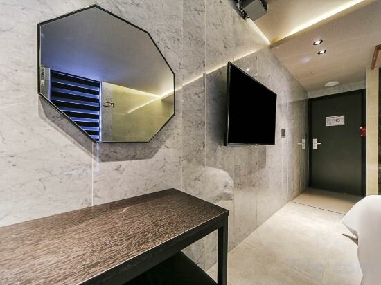 Deluxe Double Room With Cheonggye Stream View