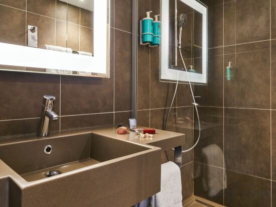 Superior Queen Room With Single Sofabed