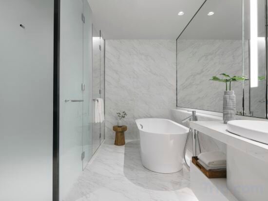 Essential 1 King Room