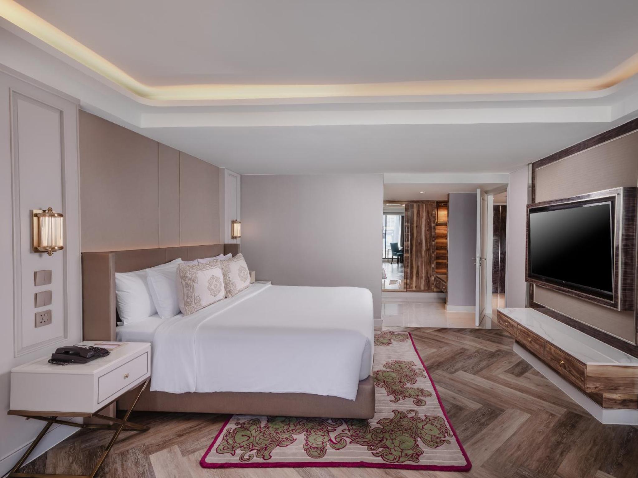 Aira Suite with Club Lounge Access