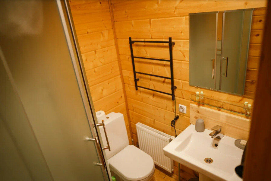 Двухместный номер с 1 кроватью или 2 отдельными кроватями и собственной ванной комнатой