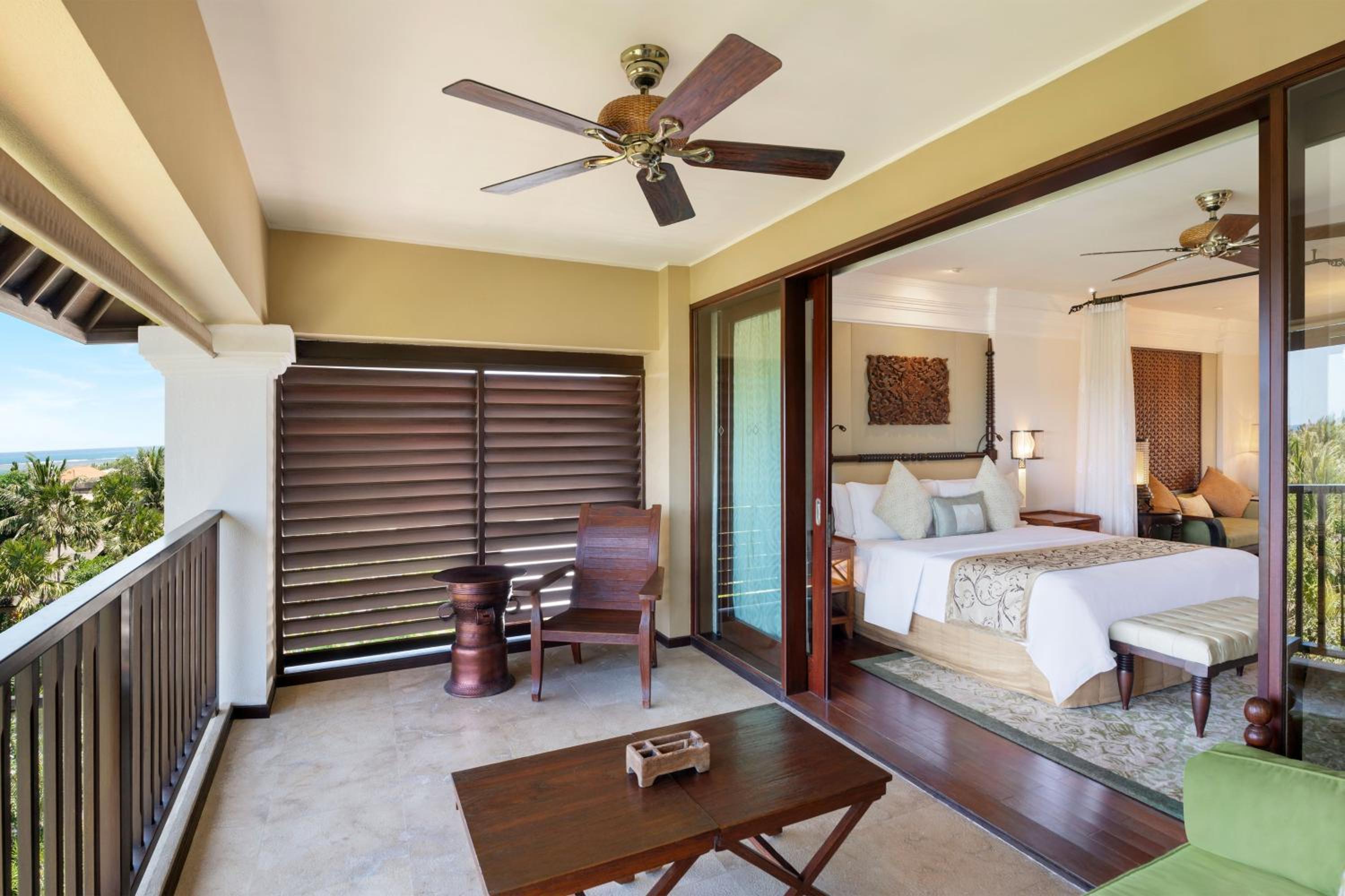 One-Bedroom King Suite with Ocean View