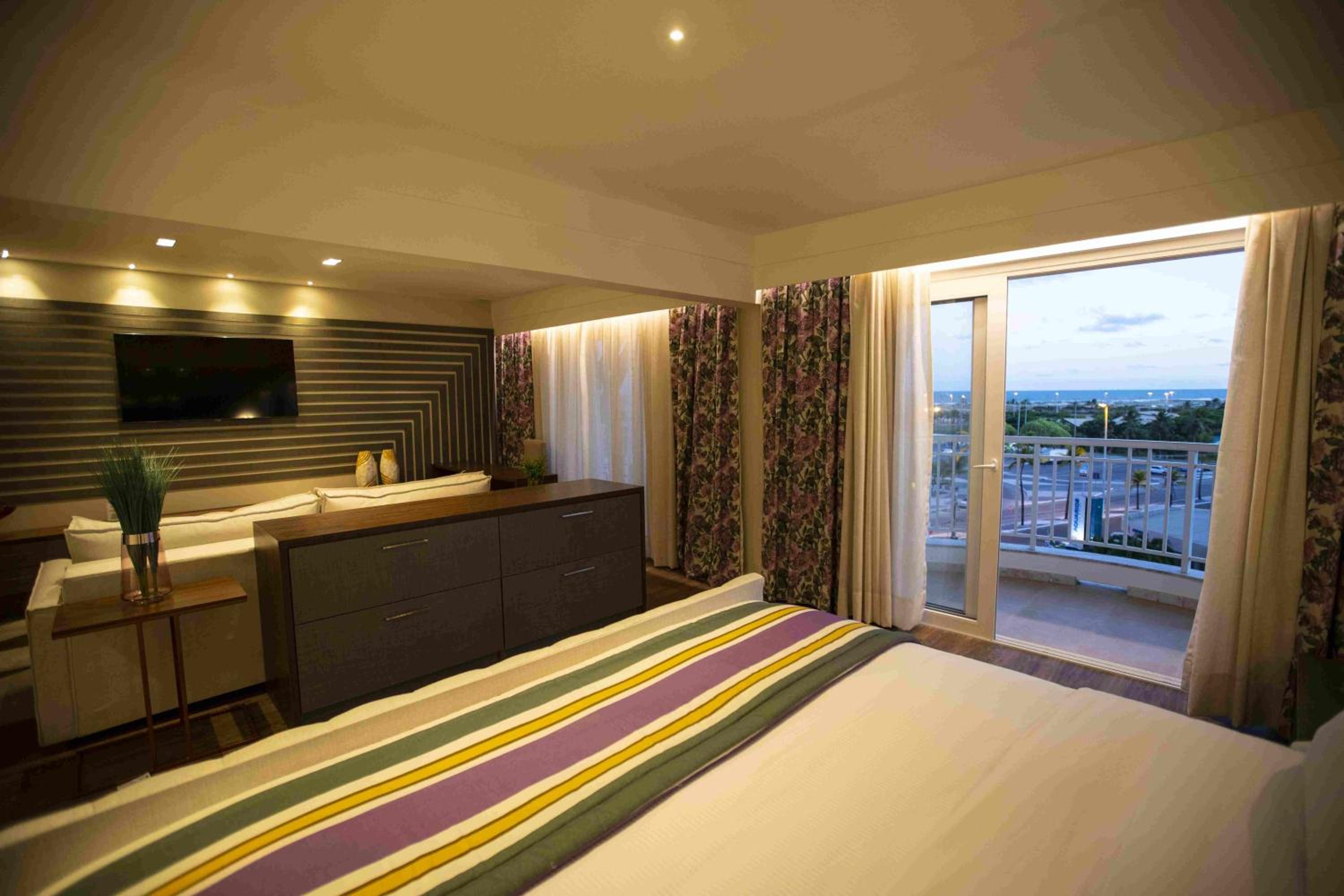 Deluxe Suite with Spa Bath