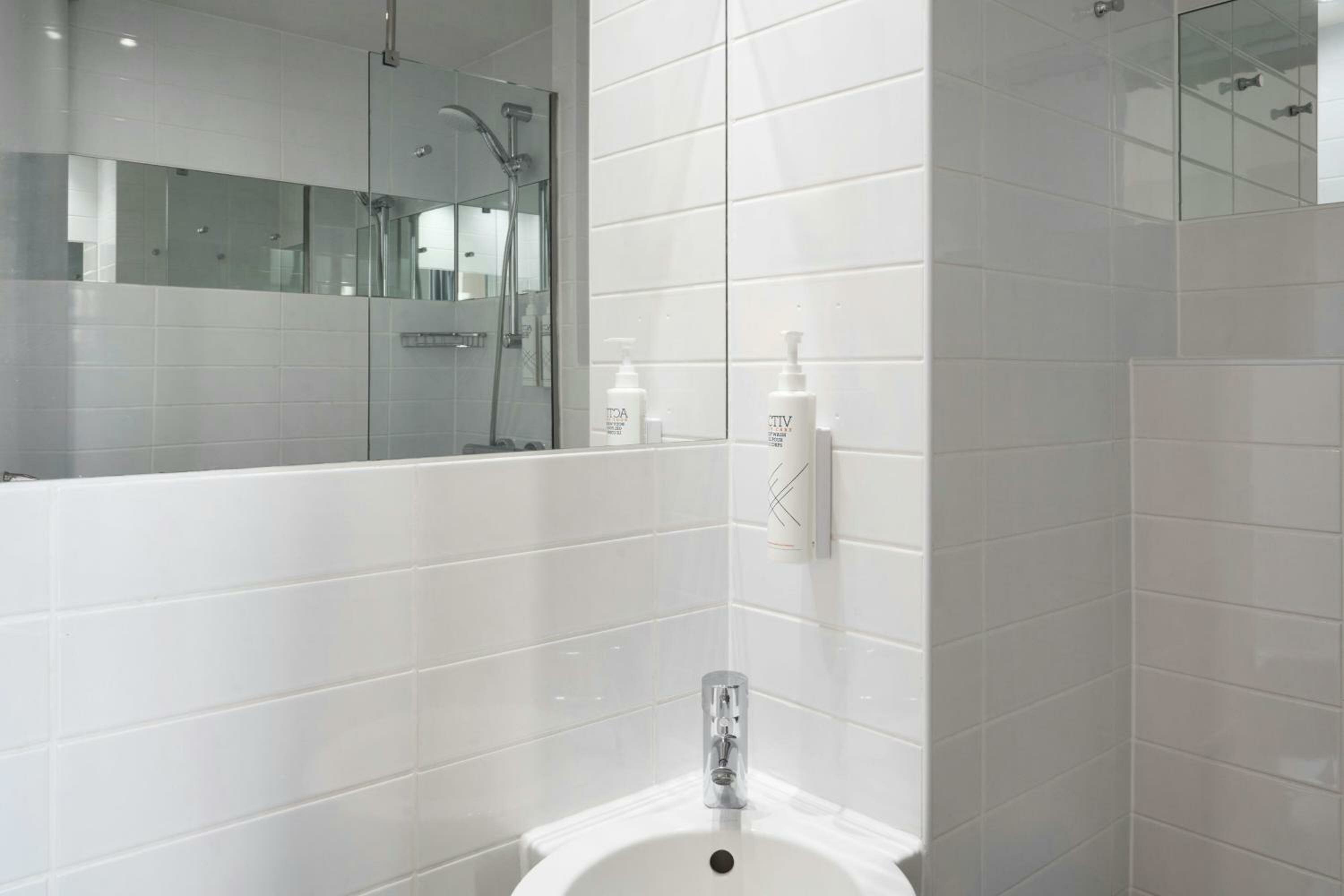 Standard Double Room with Bunk Bed and City View