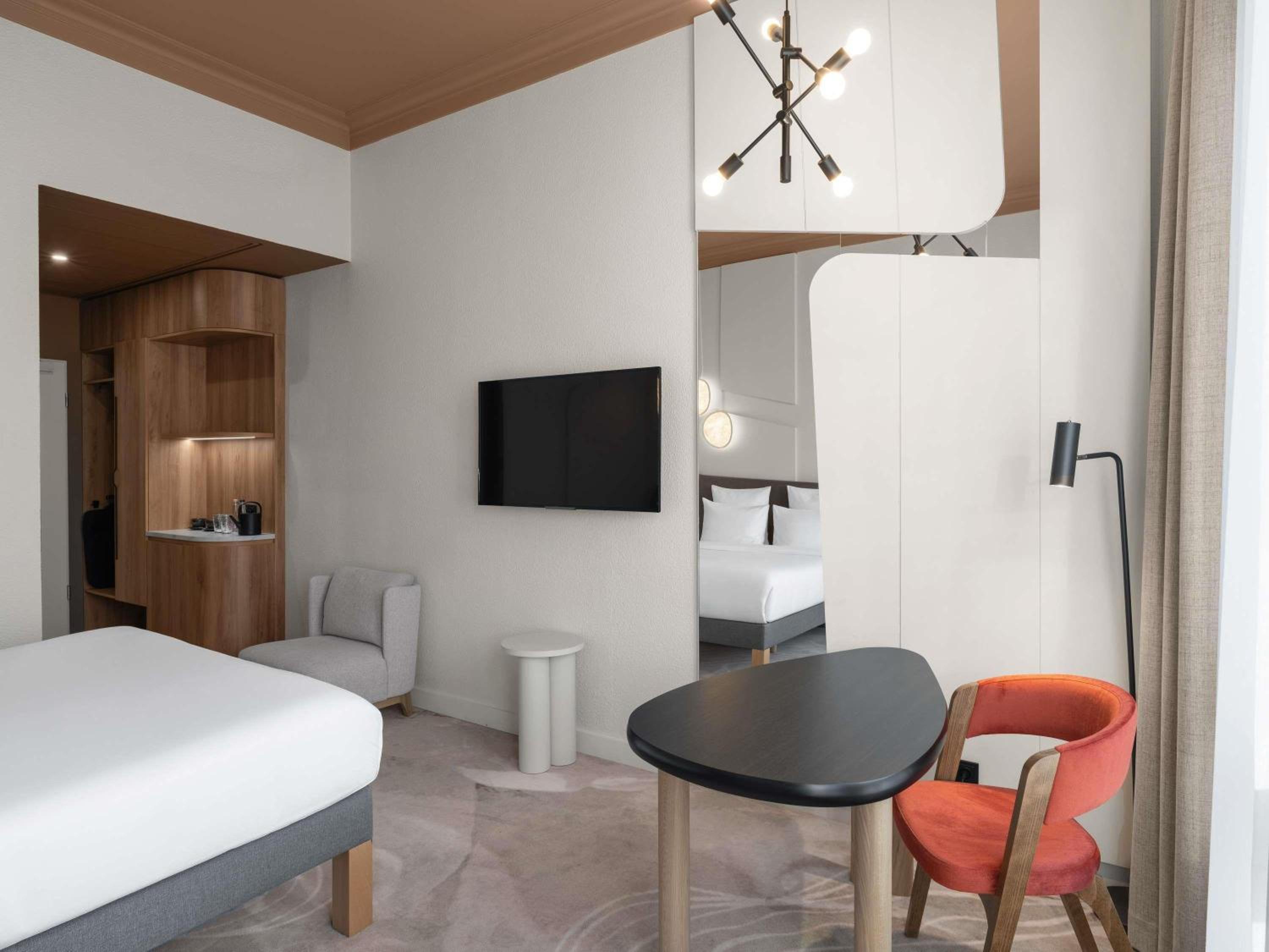 Superior Room with One Double Bed and Sofa Bed