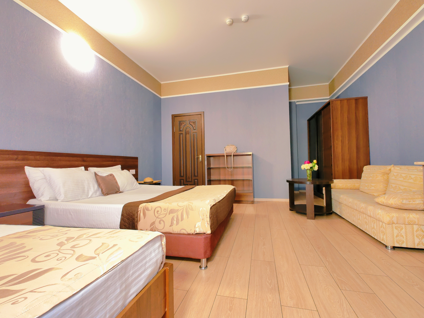 Пятиместный комфорт с общей террасой