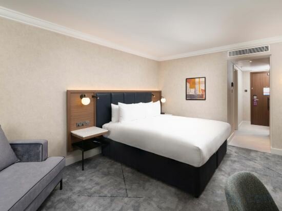 Refurbished Executive King Room With Interior View