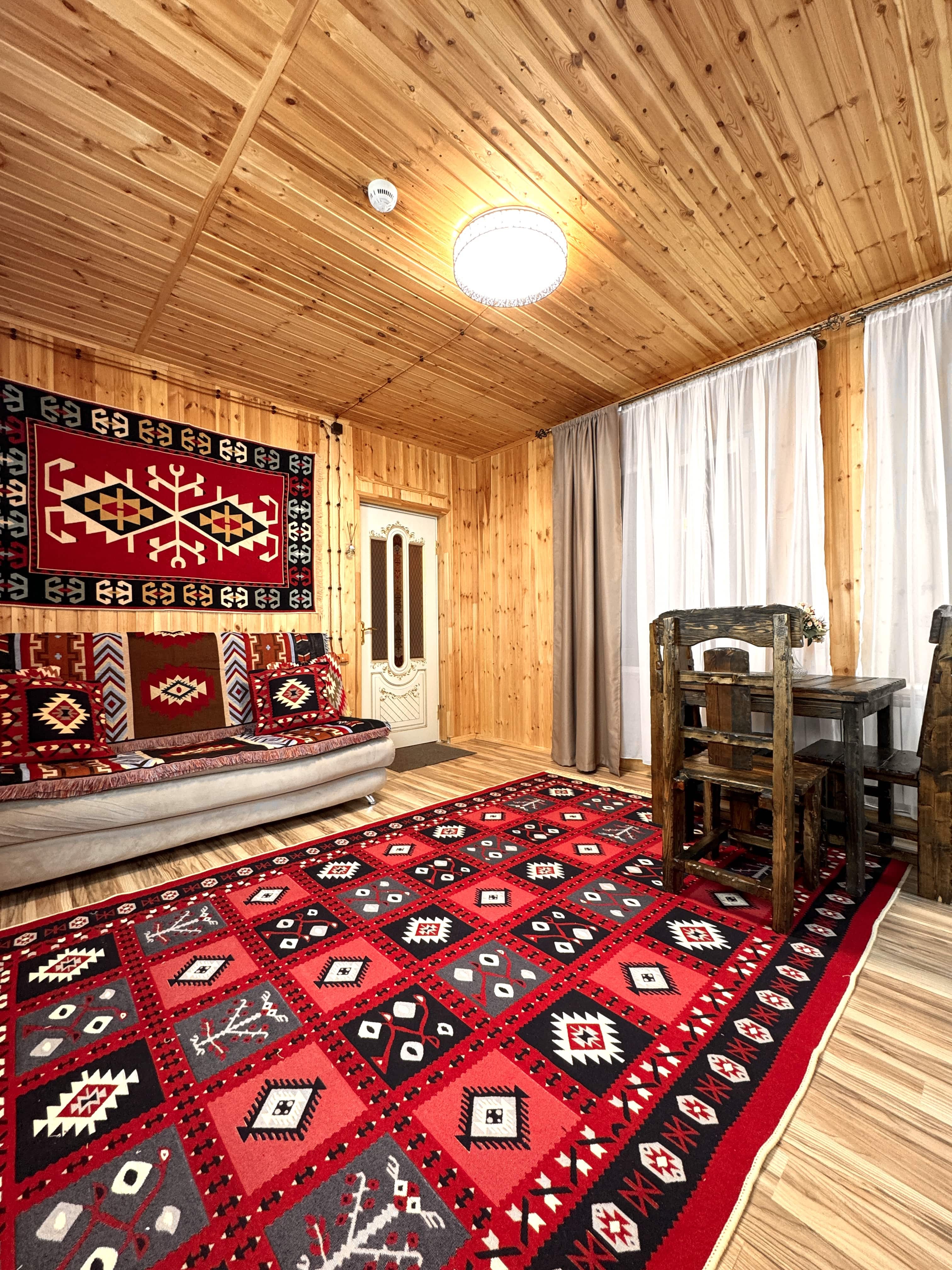 Трехкомнатный комфорт с кухонным уголком | 1 этаж