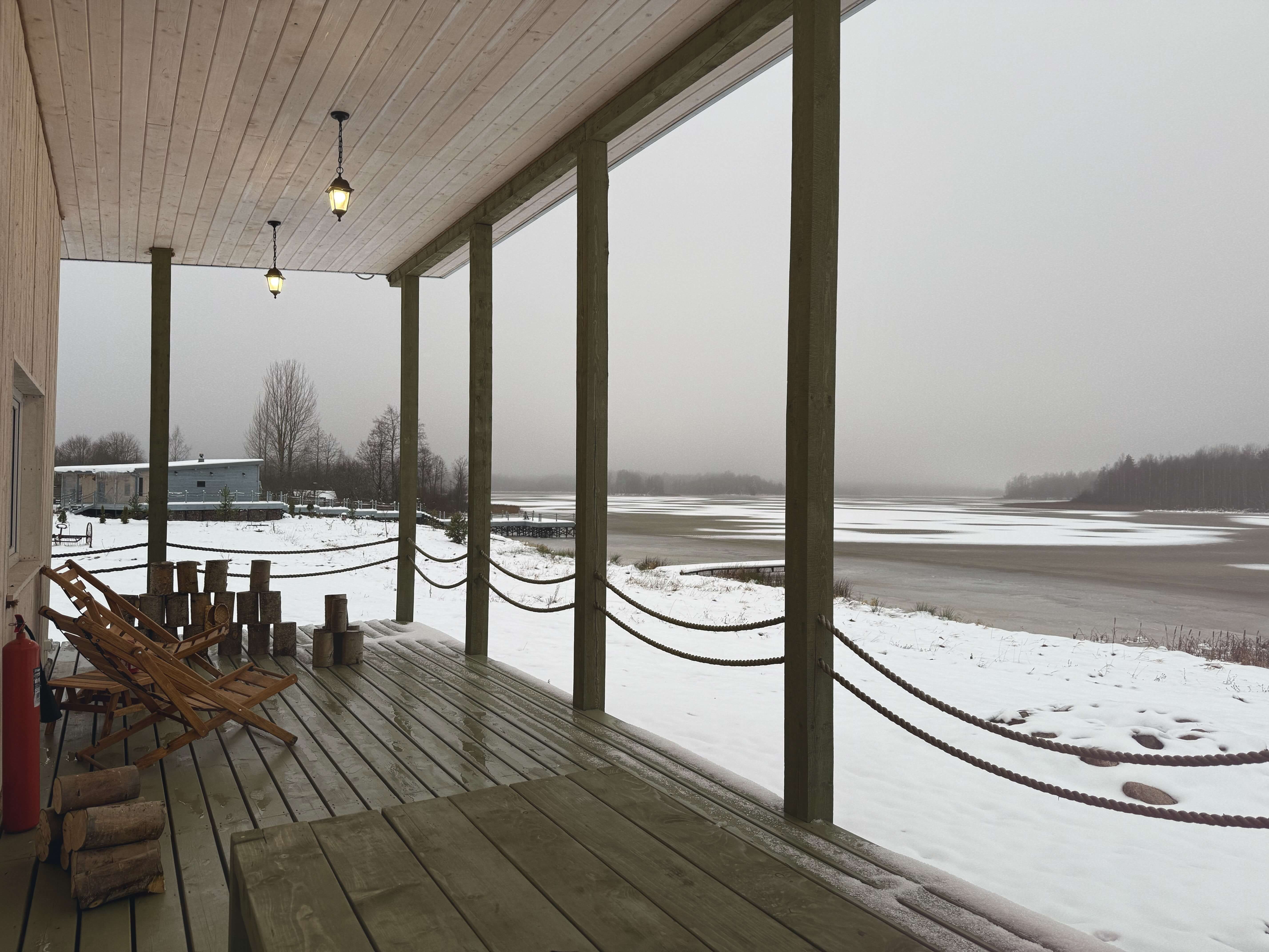 Двухкомнатный дом GREEN с видом на озеро и лес