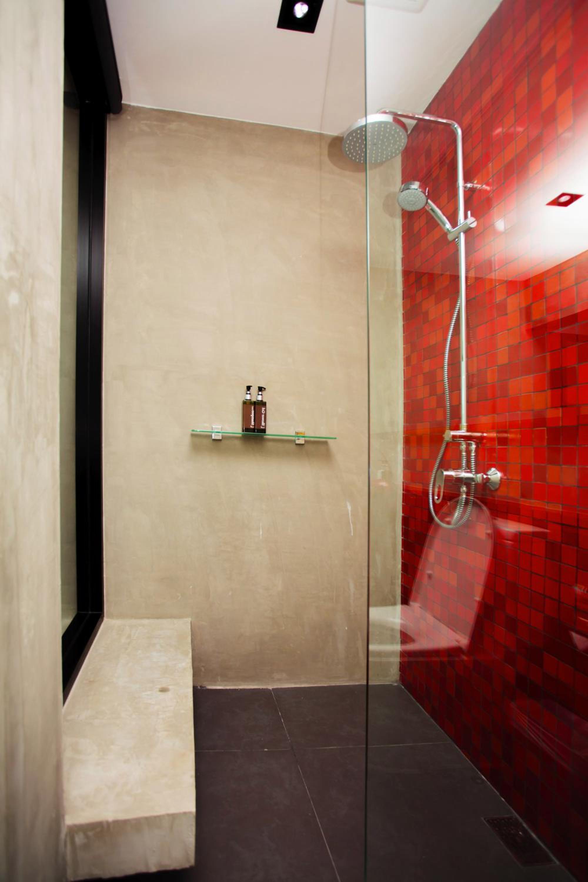 Deluxe room with Pool view