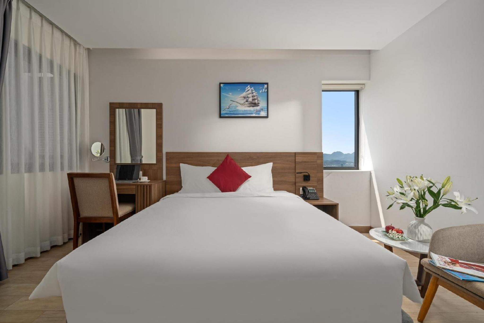 Deluxe Double or Twin Room with Window