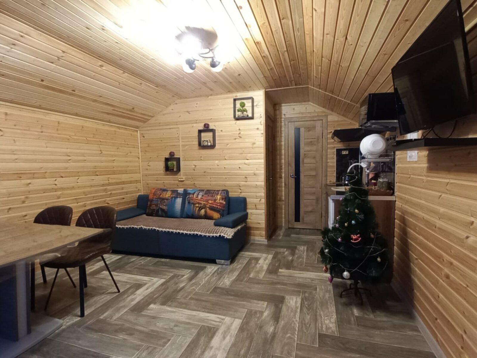 Коттедж с видом на лес