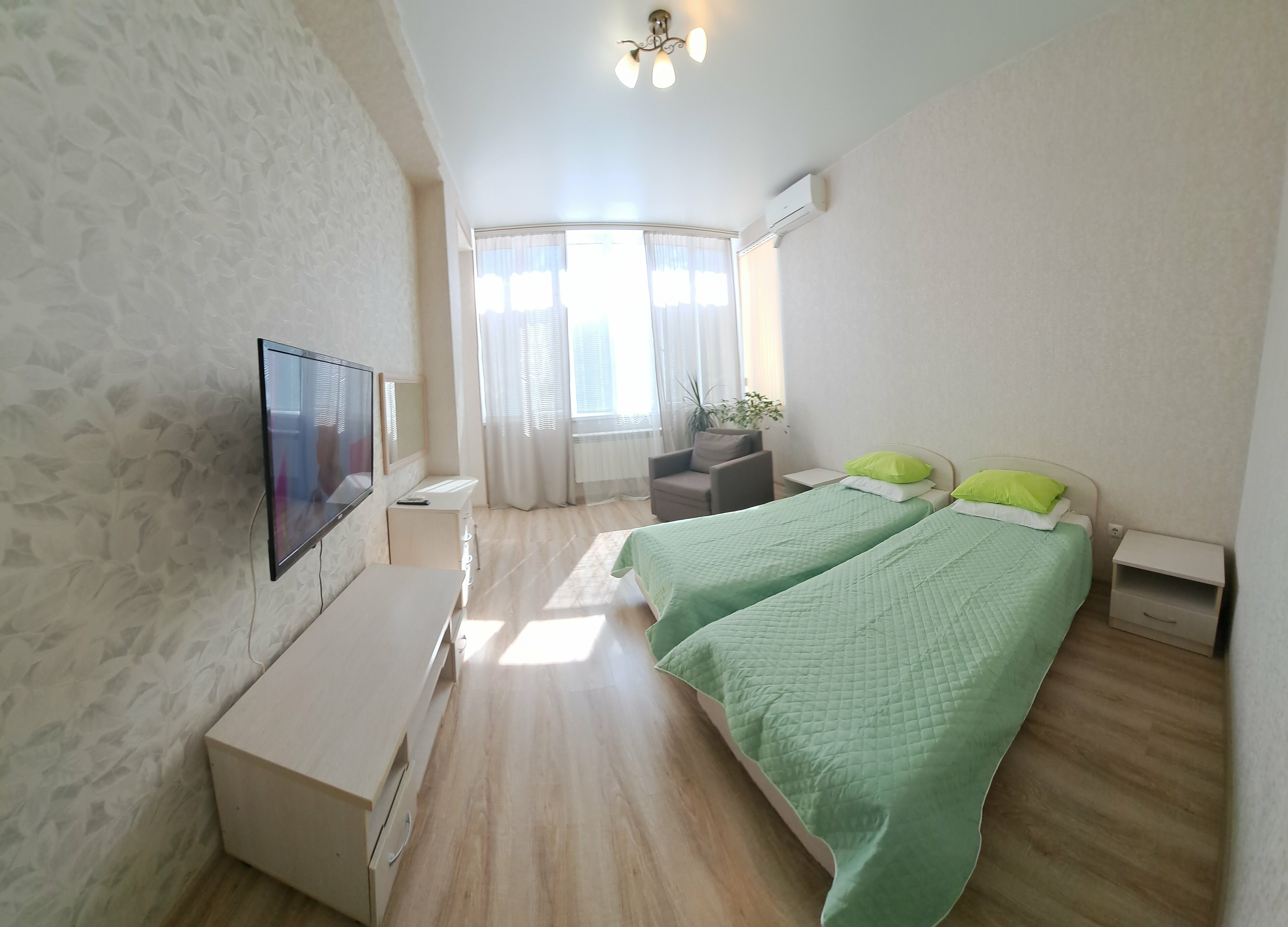 Cемейный номер с собственной ванной комнатой