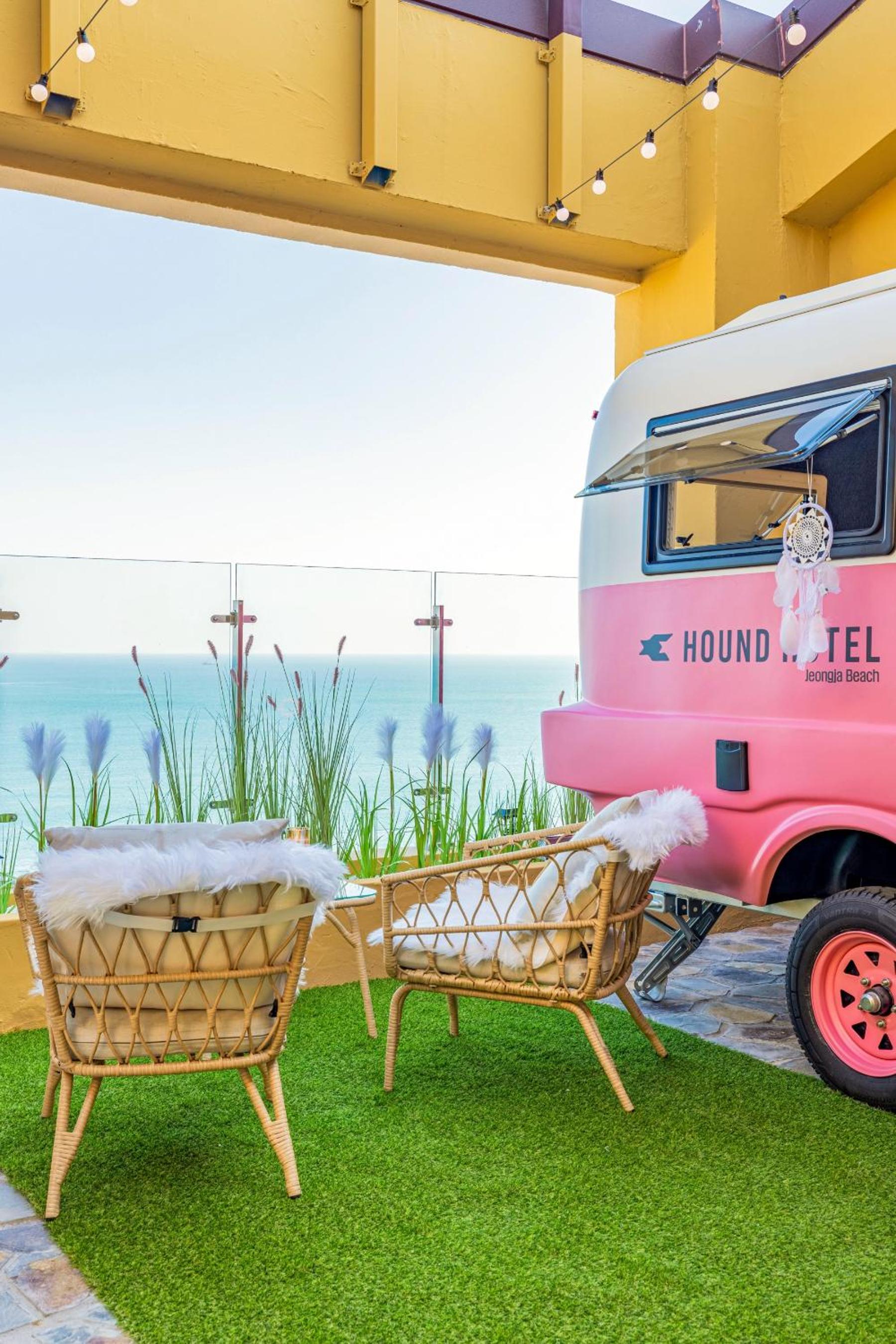 Panoramic Ocean Glamping Caravan