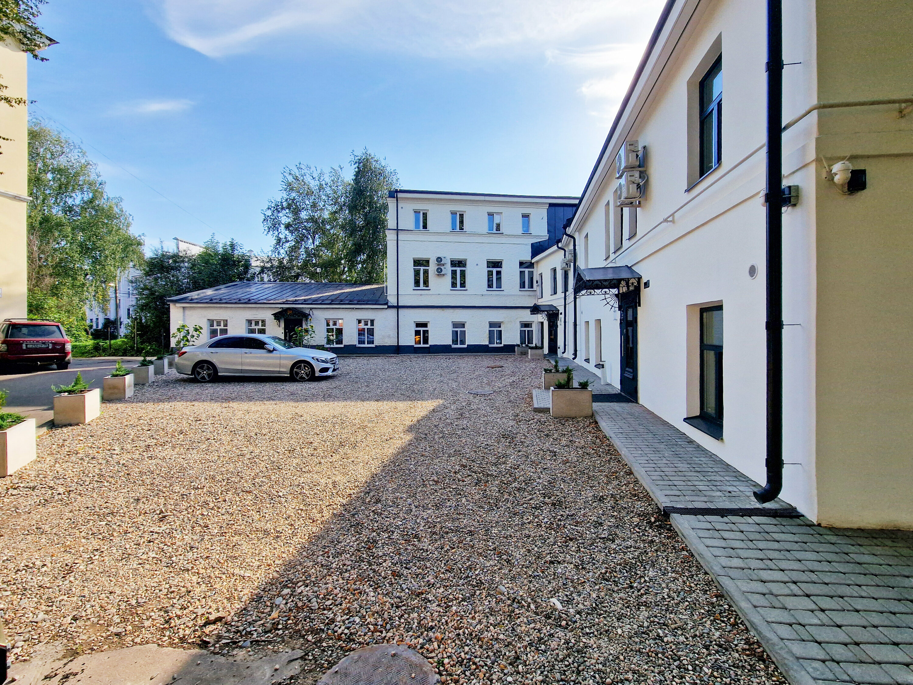 Однокомнатные апартаменты люкс с видом во двор