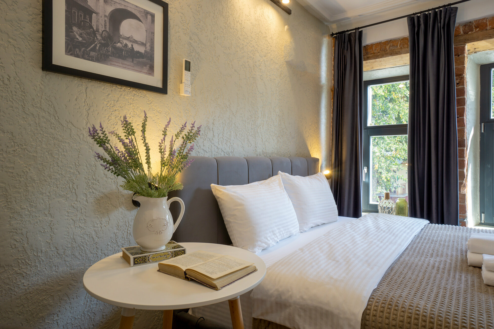 Однокомнатные апартаменты люкс с видом во двор