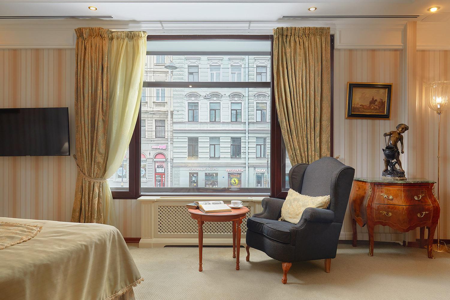 Номер люкс премиум с 1 двуспальной кроватью