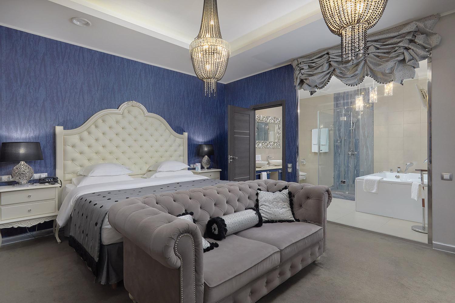 Номер полулюкс улучшенный с 1 двуспальной кроватью