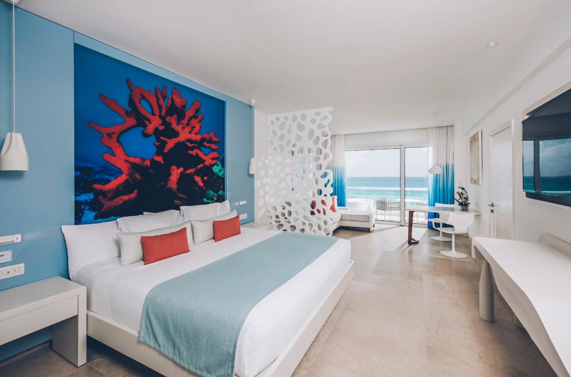 Junior Suite Ocean Front (3 Adults)