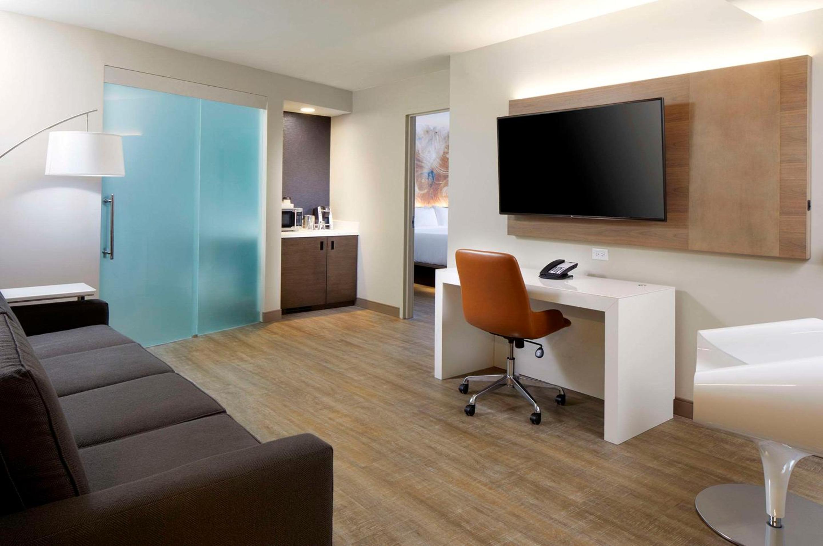 King Suite - Non Smoking