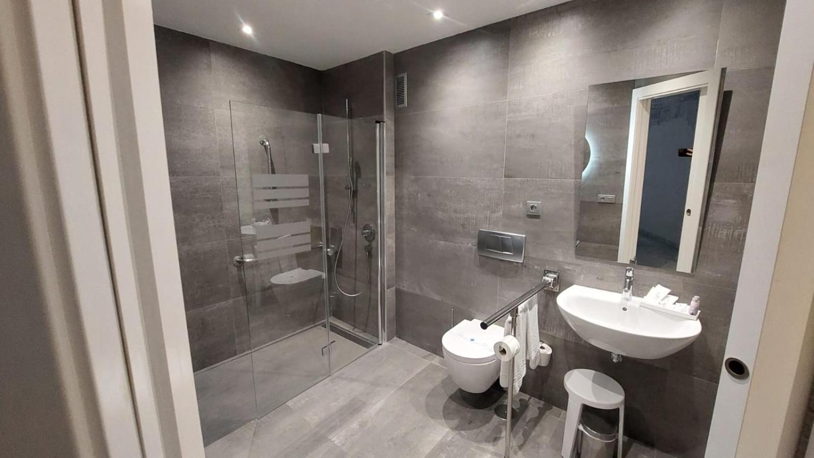 Double or Twin Room without Balcony - Disability Access