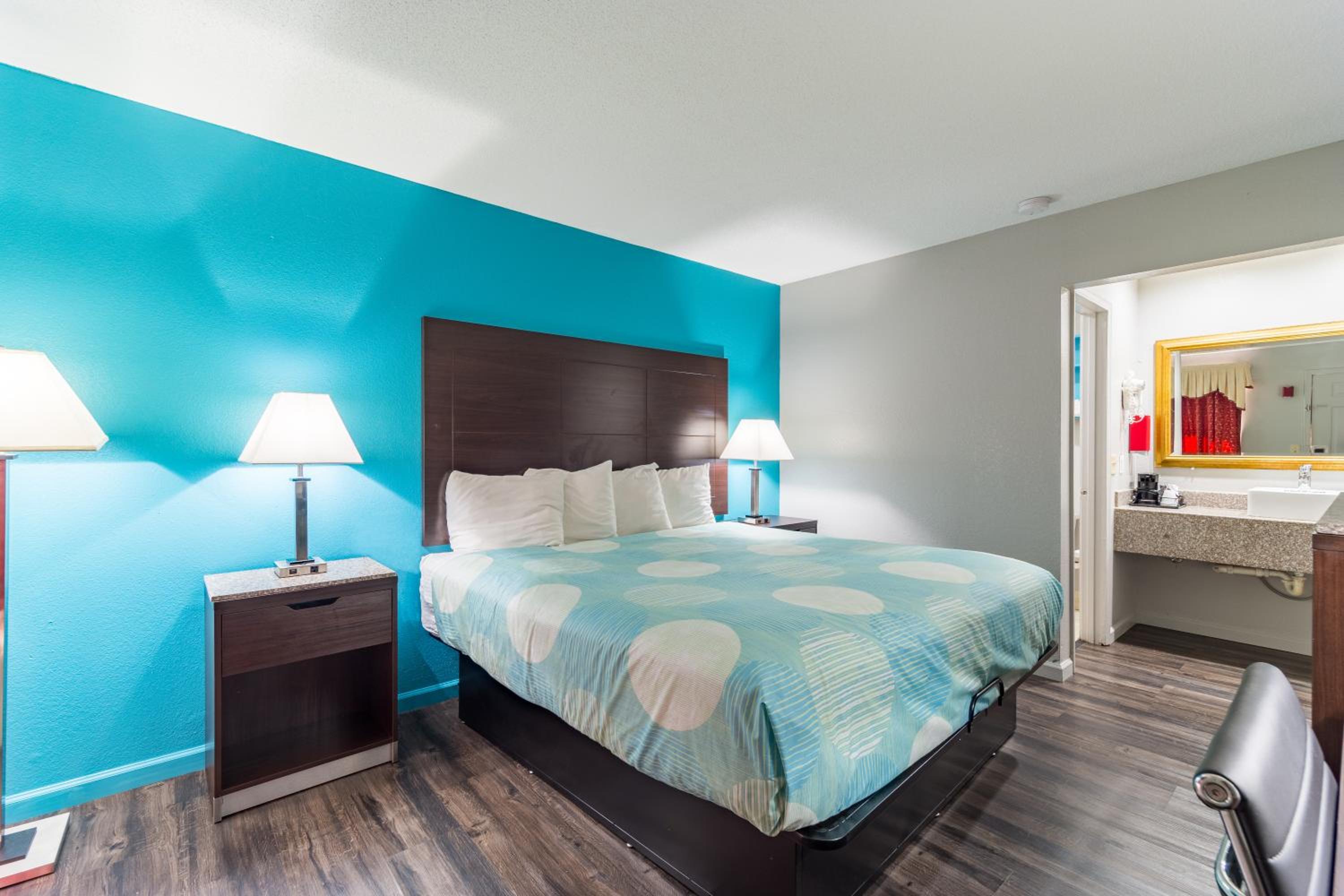 King Room - Non-Smoking