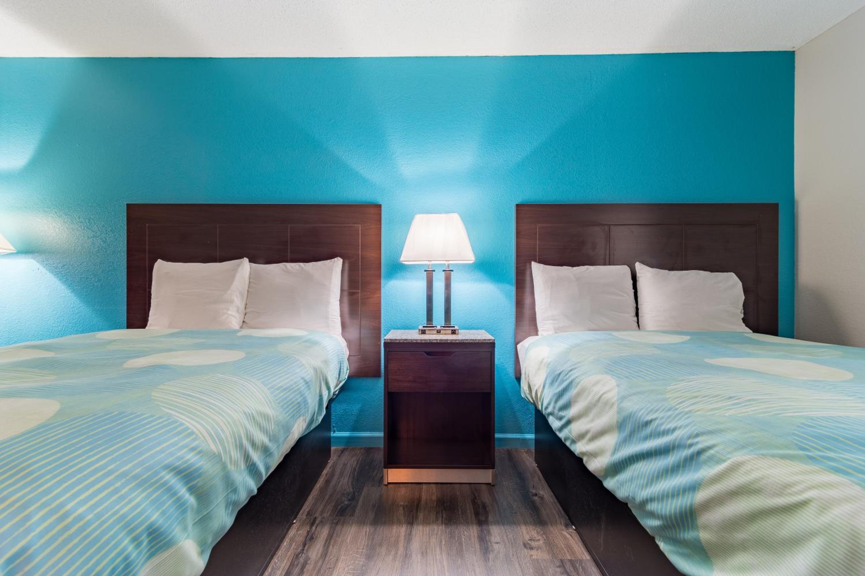 Double Room with Two Double Beds - Non-Smoking