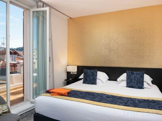 Deluxe Room With Terrace