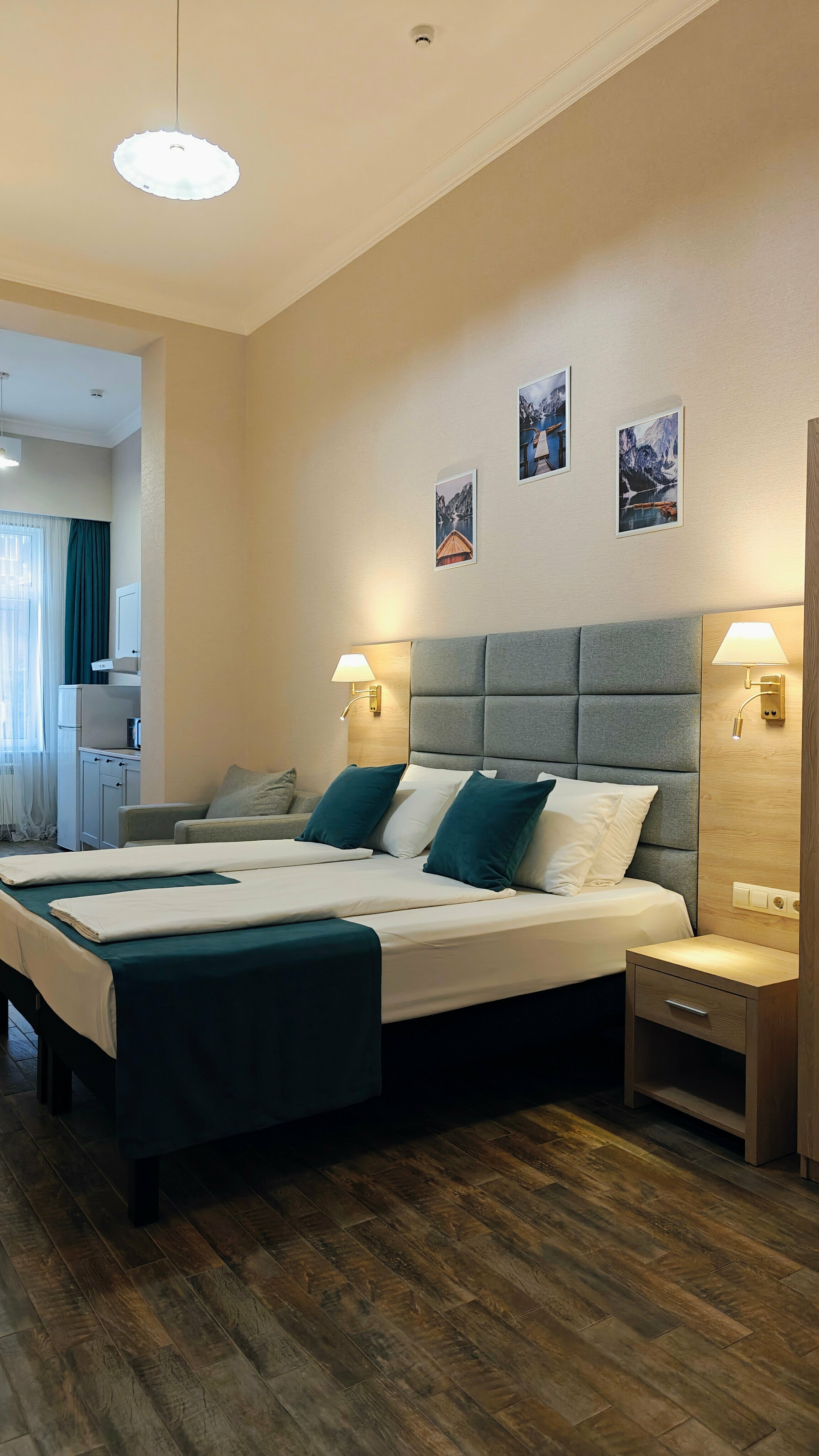 2 этаж I Студия (трёхместный номер с кухонным уголком и микроволновой печью)