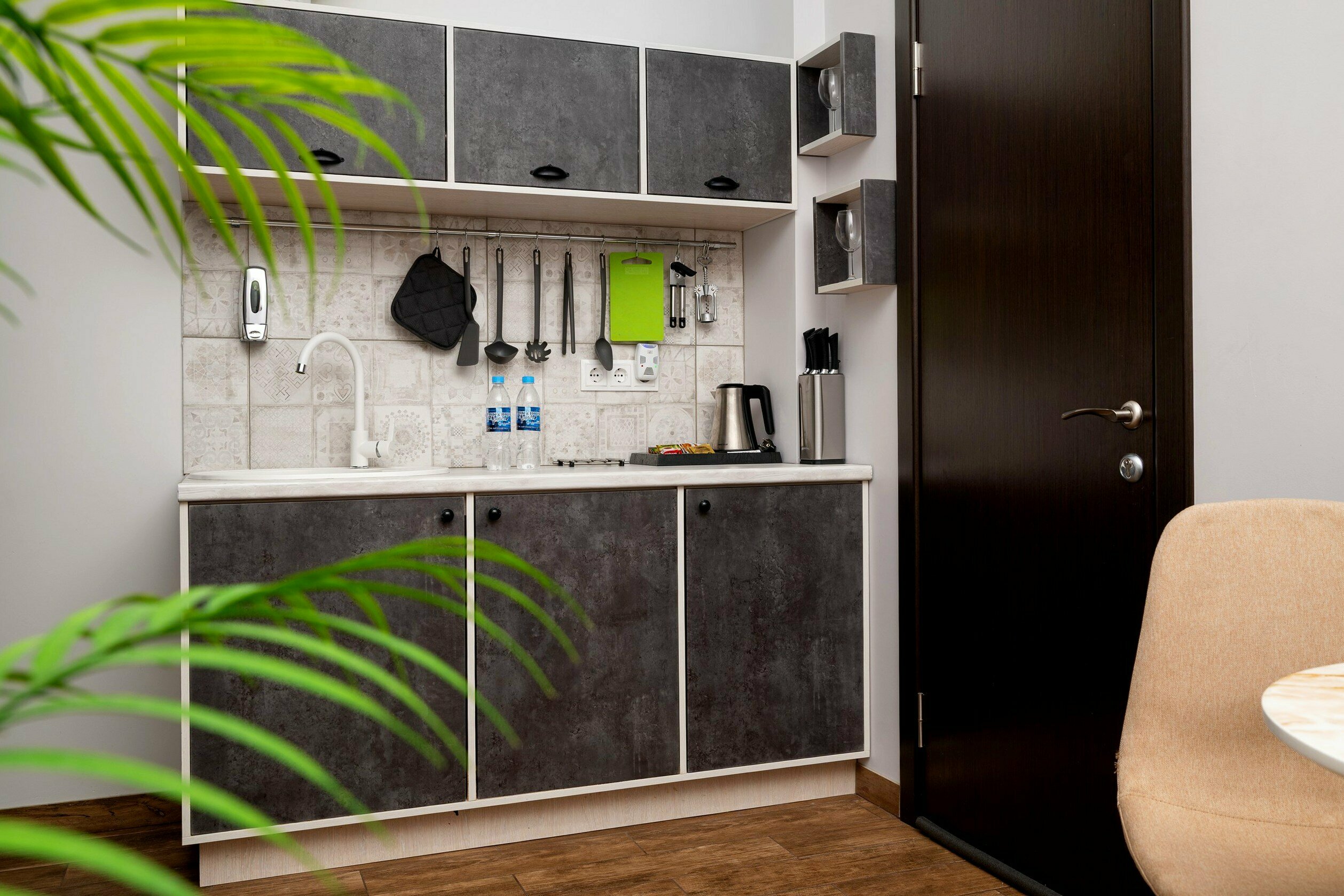 APART бизнес + мини кухня (резерв №13, №15)