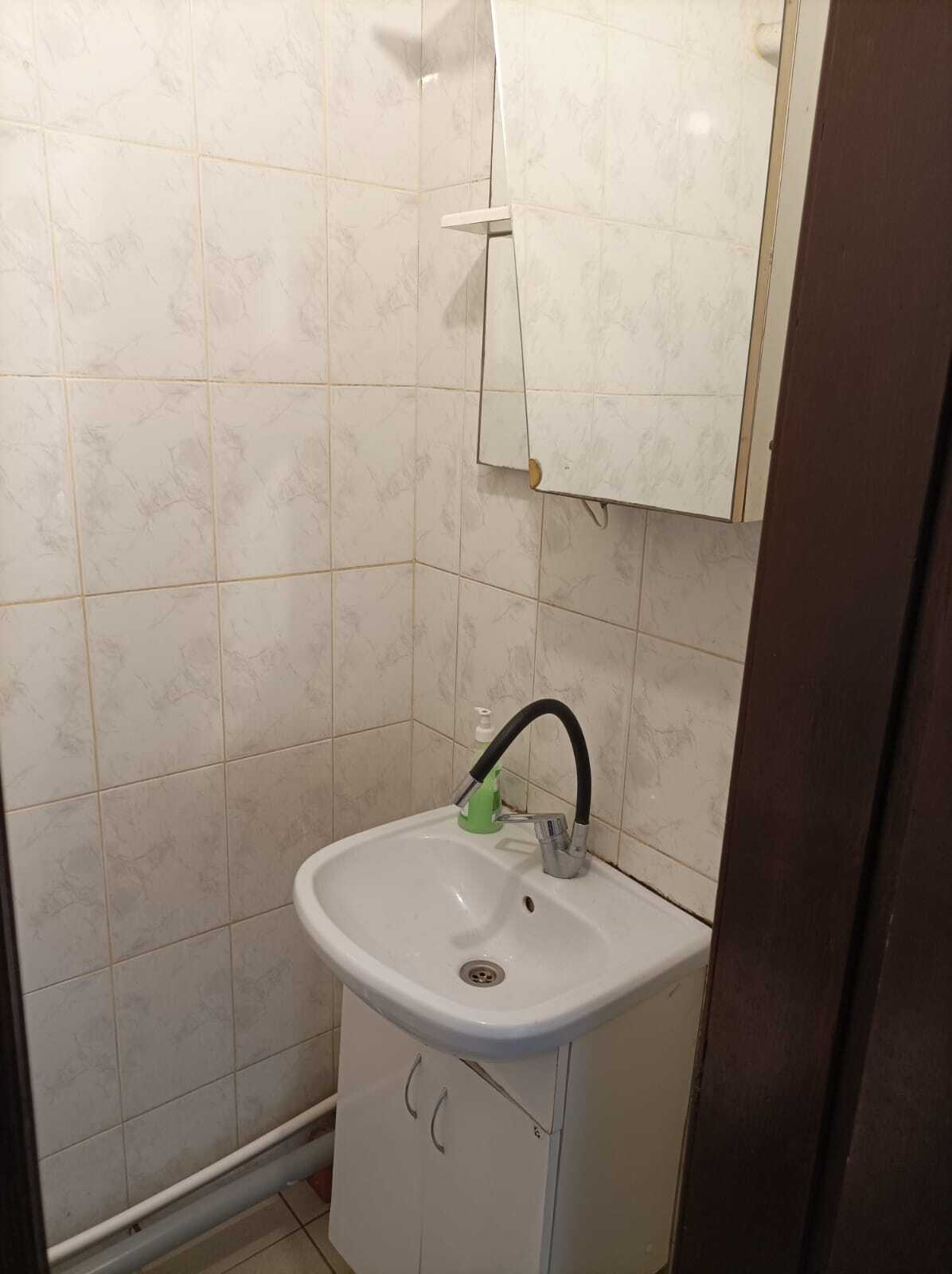 Односпальная кровать в общем номере