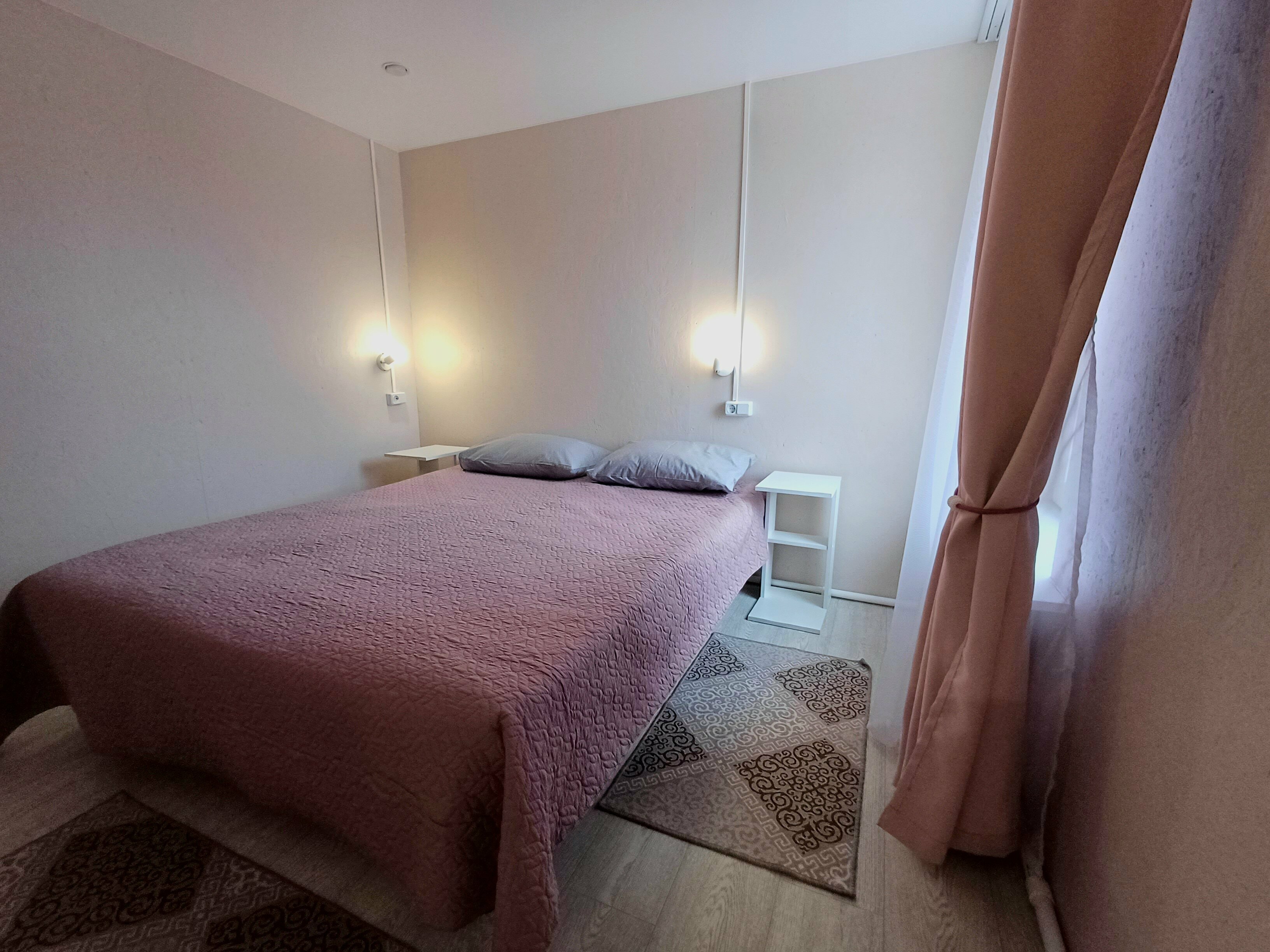 Семейный номер с видом на озеро