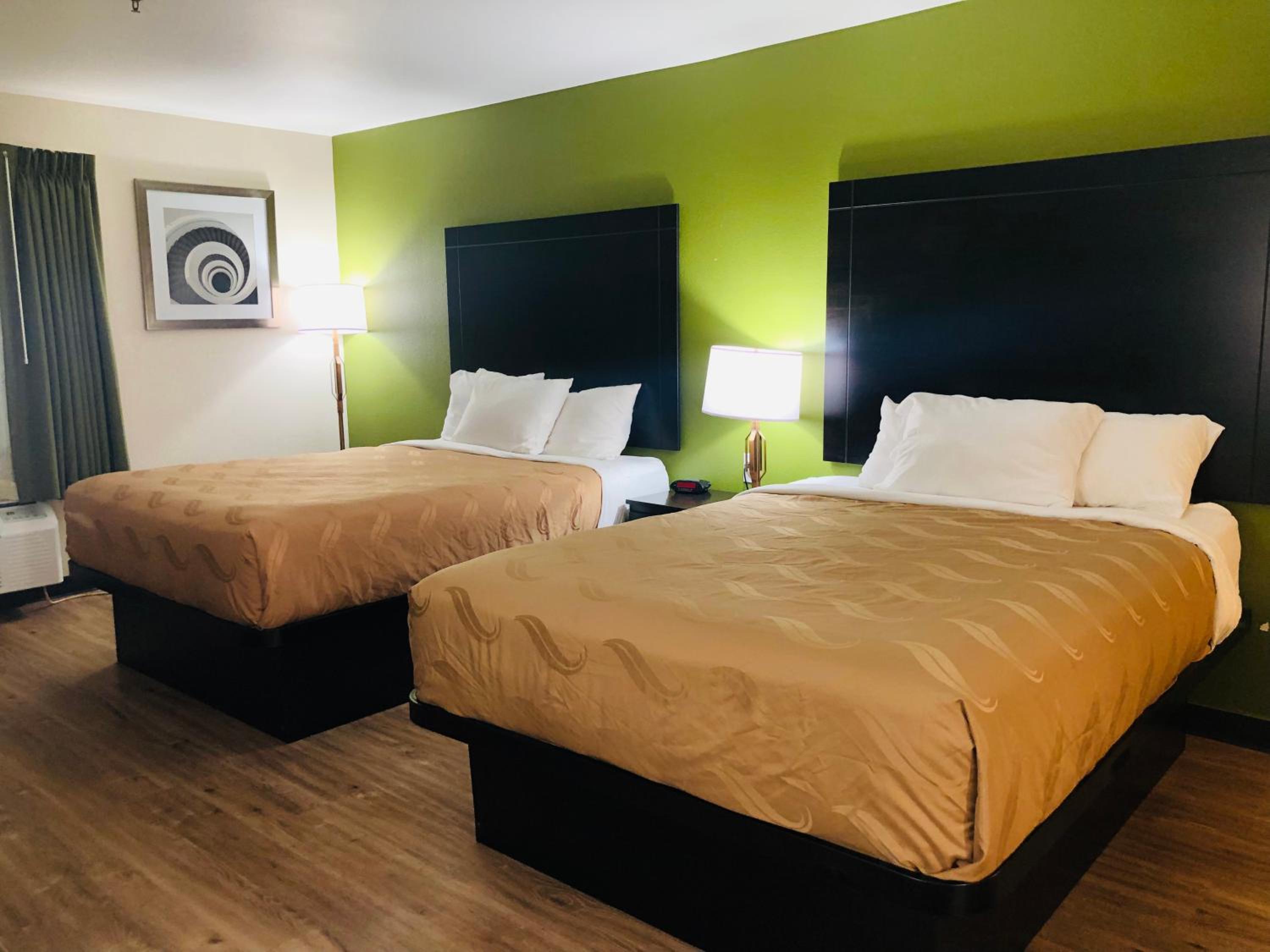 Efficiency Room with Two Double Beds - Non Smoking