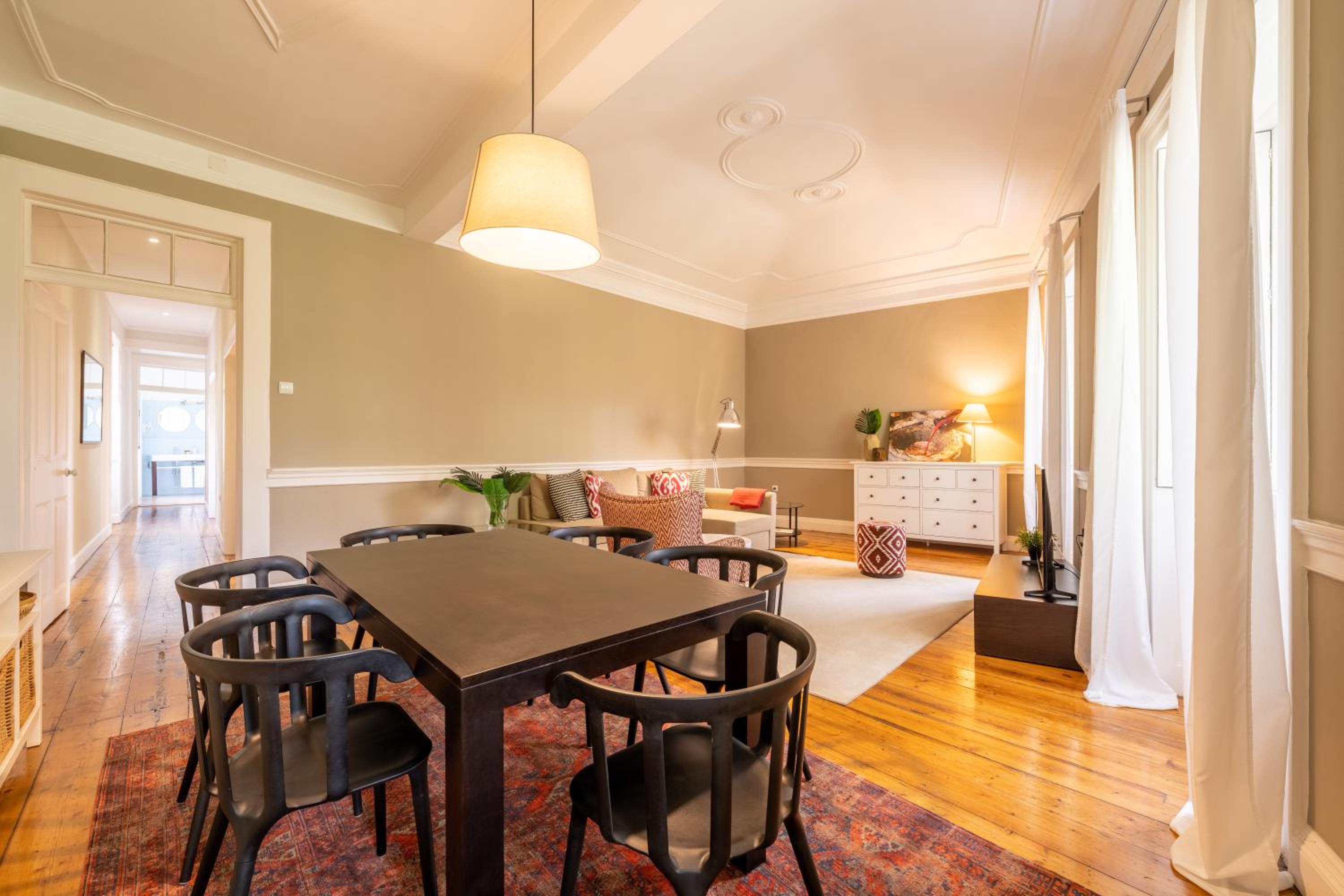 One-Bedroom Apartment (4 Adults)