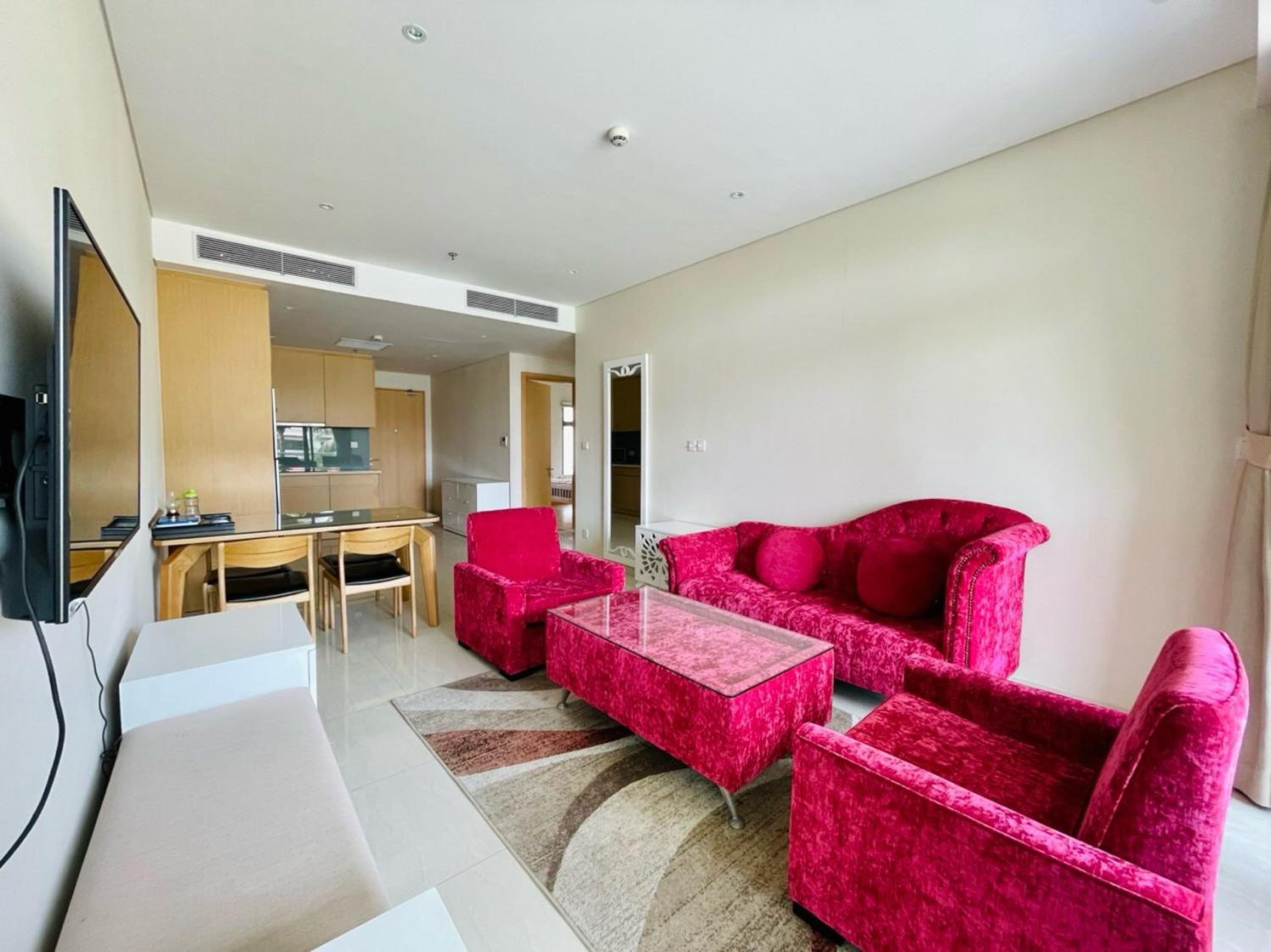 One-Bedroom Apartment with Pool View