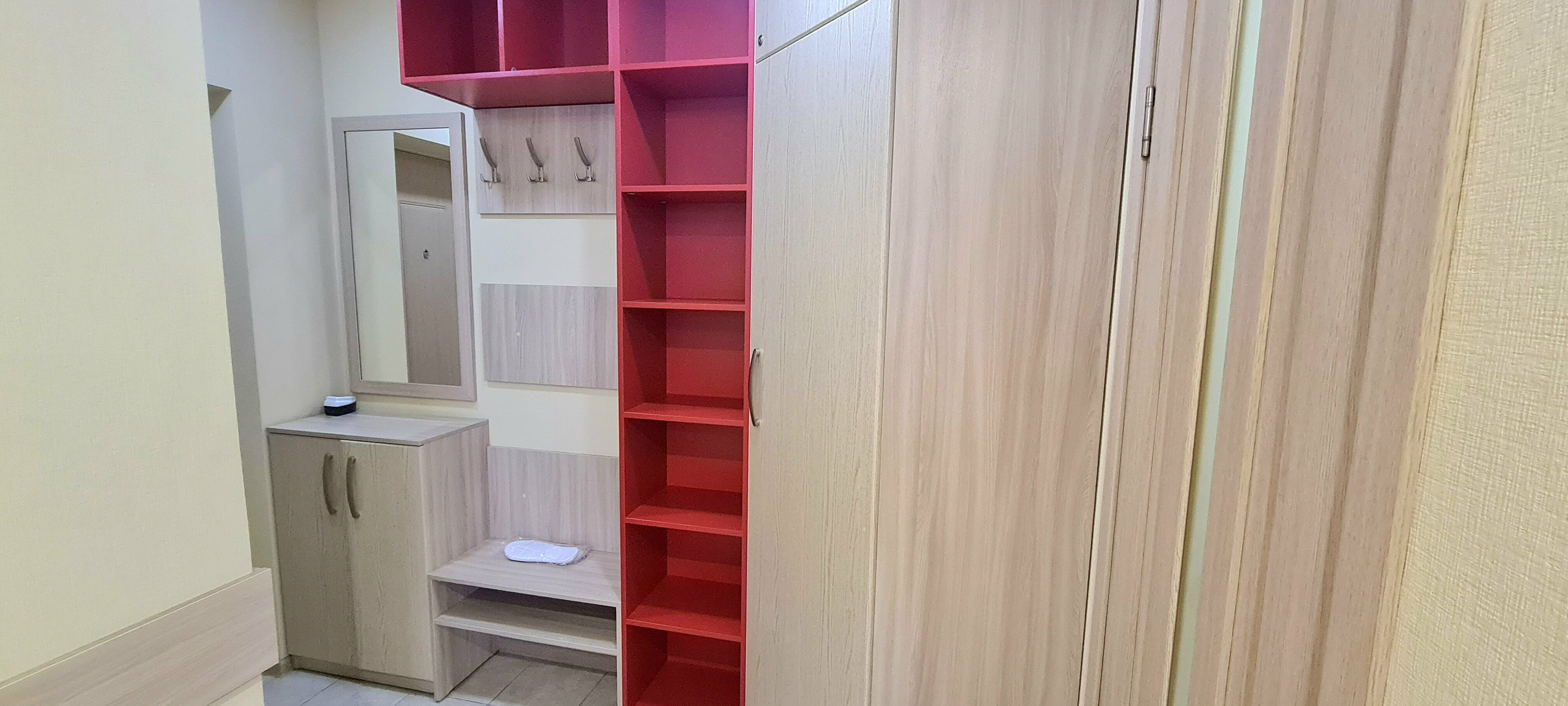 Superior "Красный"   с балконом с двуспальной кроватью, креслом и мини-кухней