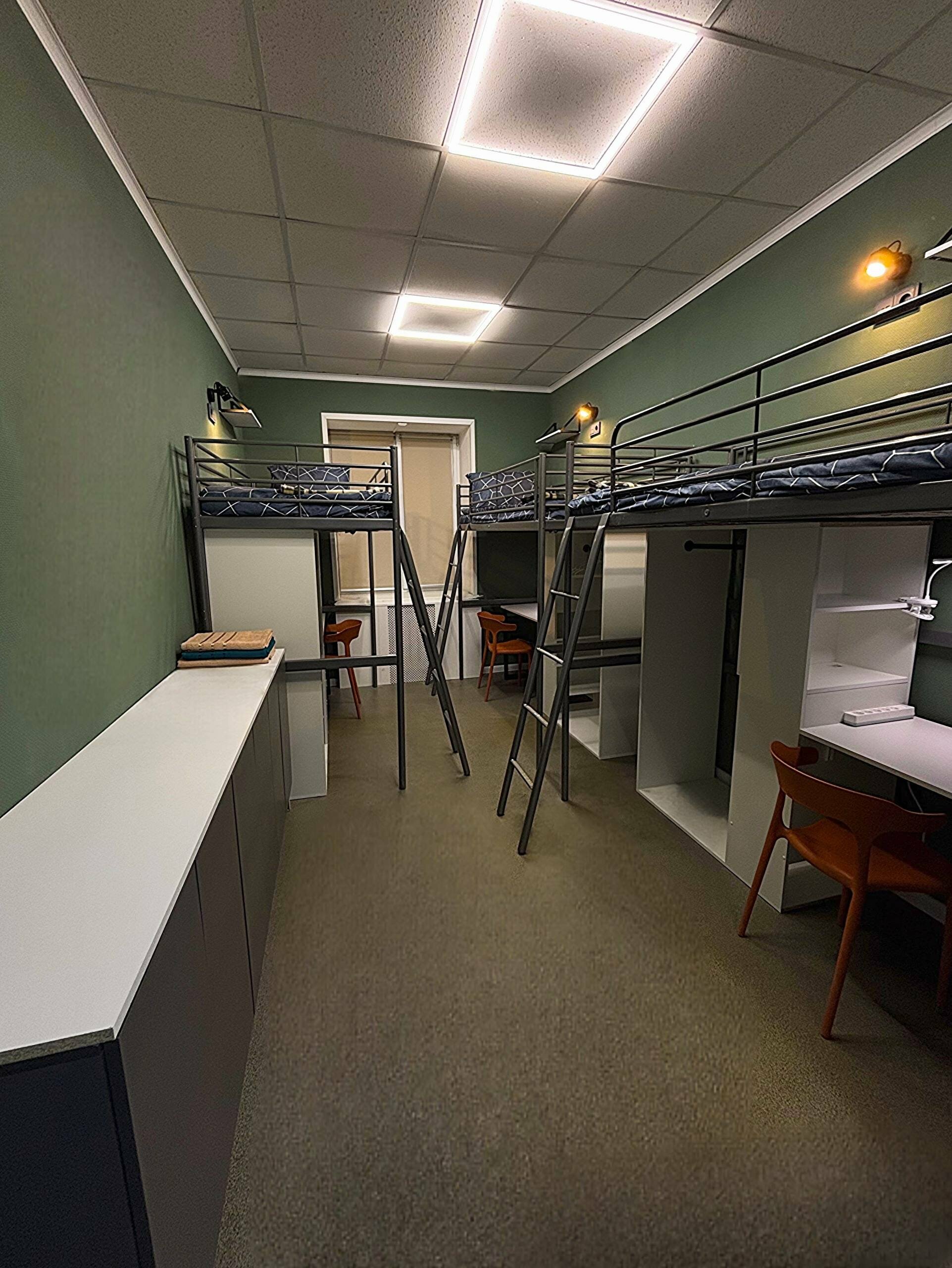 Спальное место на верхнем ярусе в 3-х местном номере ОФИСЫ