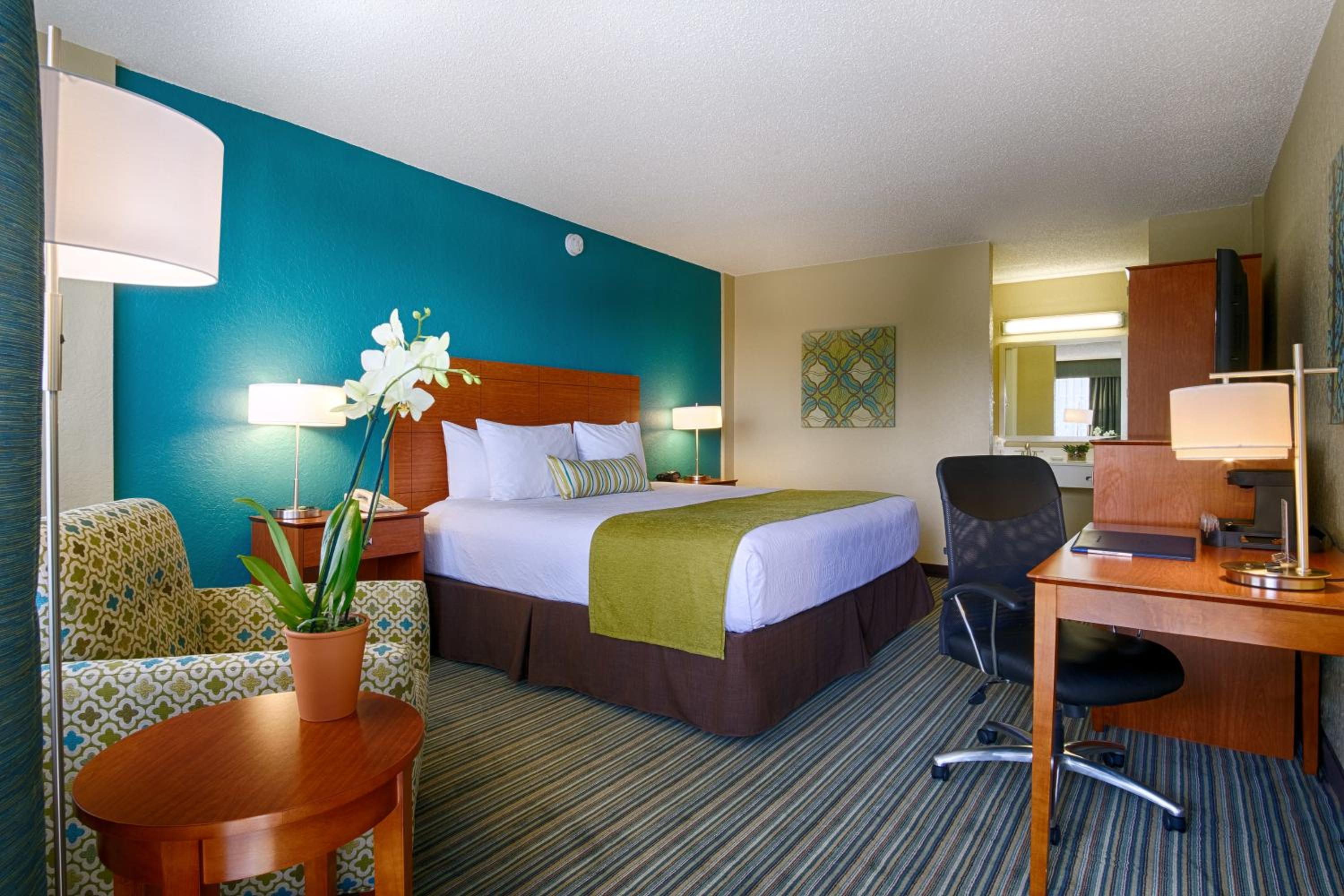 Jr Suite Bay View Double with Balcony