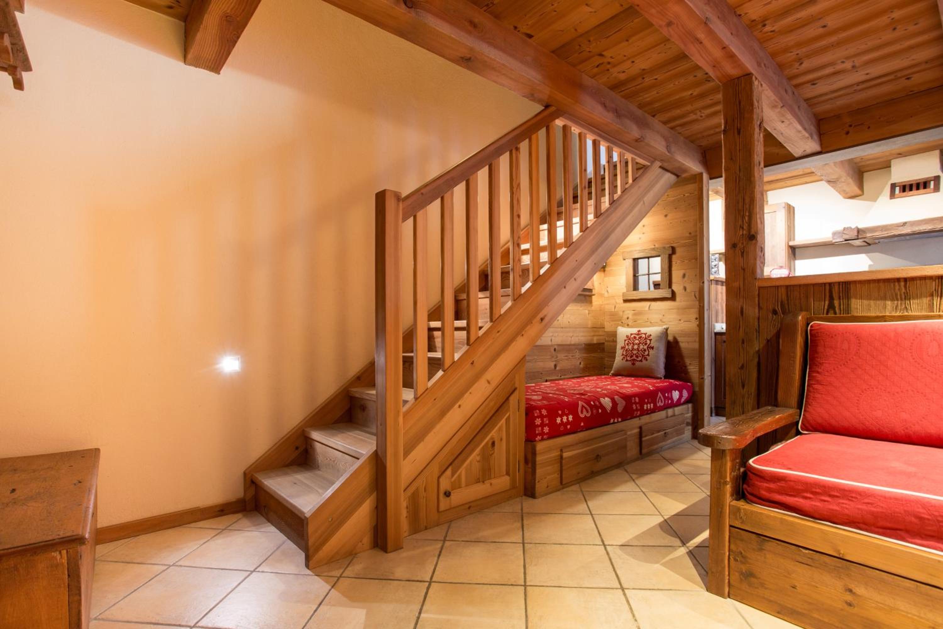 One-Bedroom Apartment - Split Level