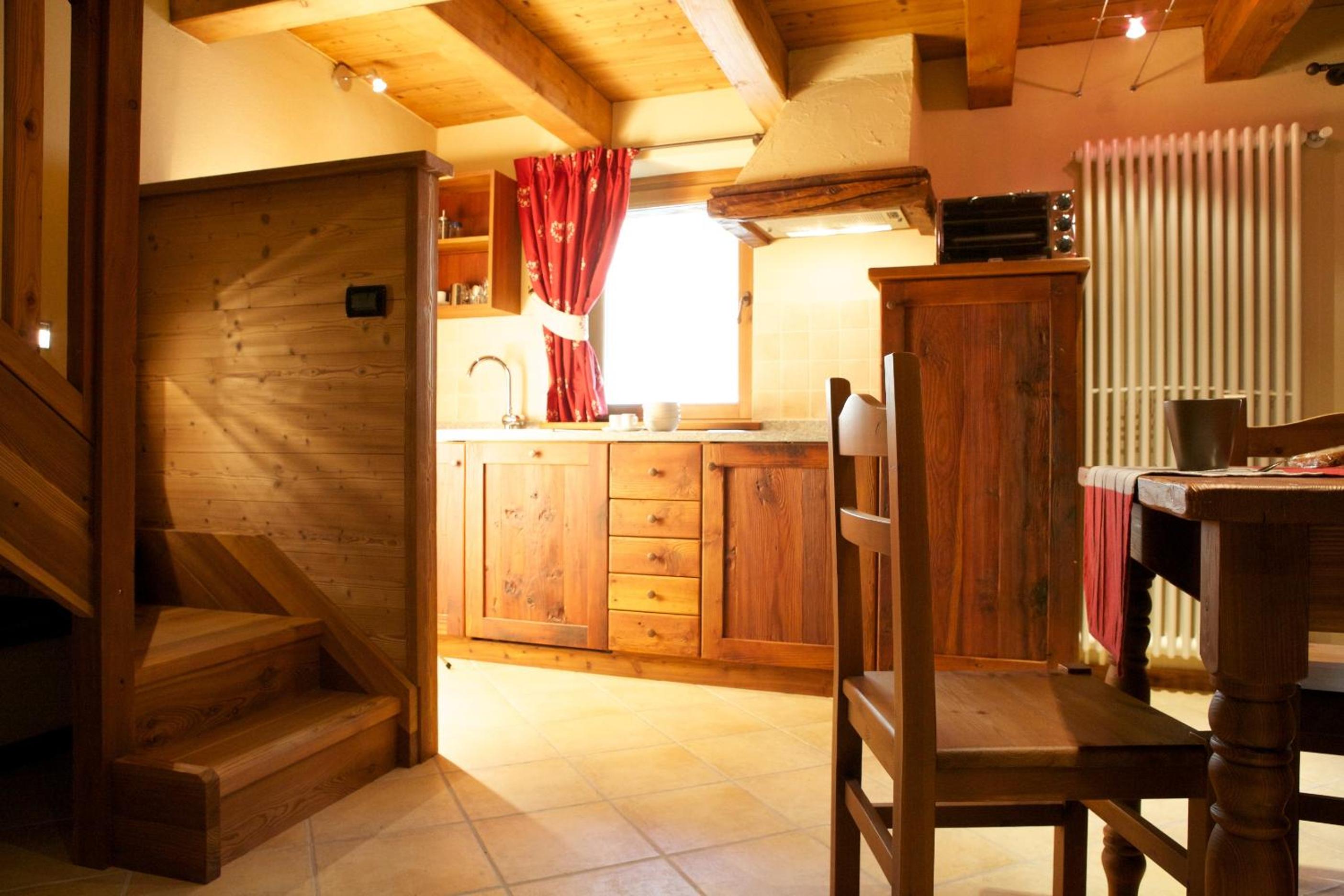 One-Bedroom Apartment - Split Level