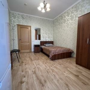 Одноместный номер (санузел в блоке номеров)