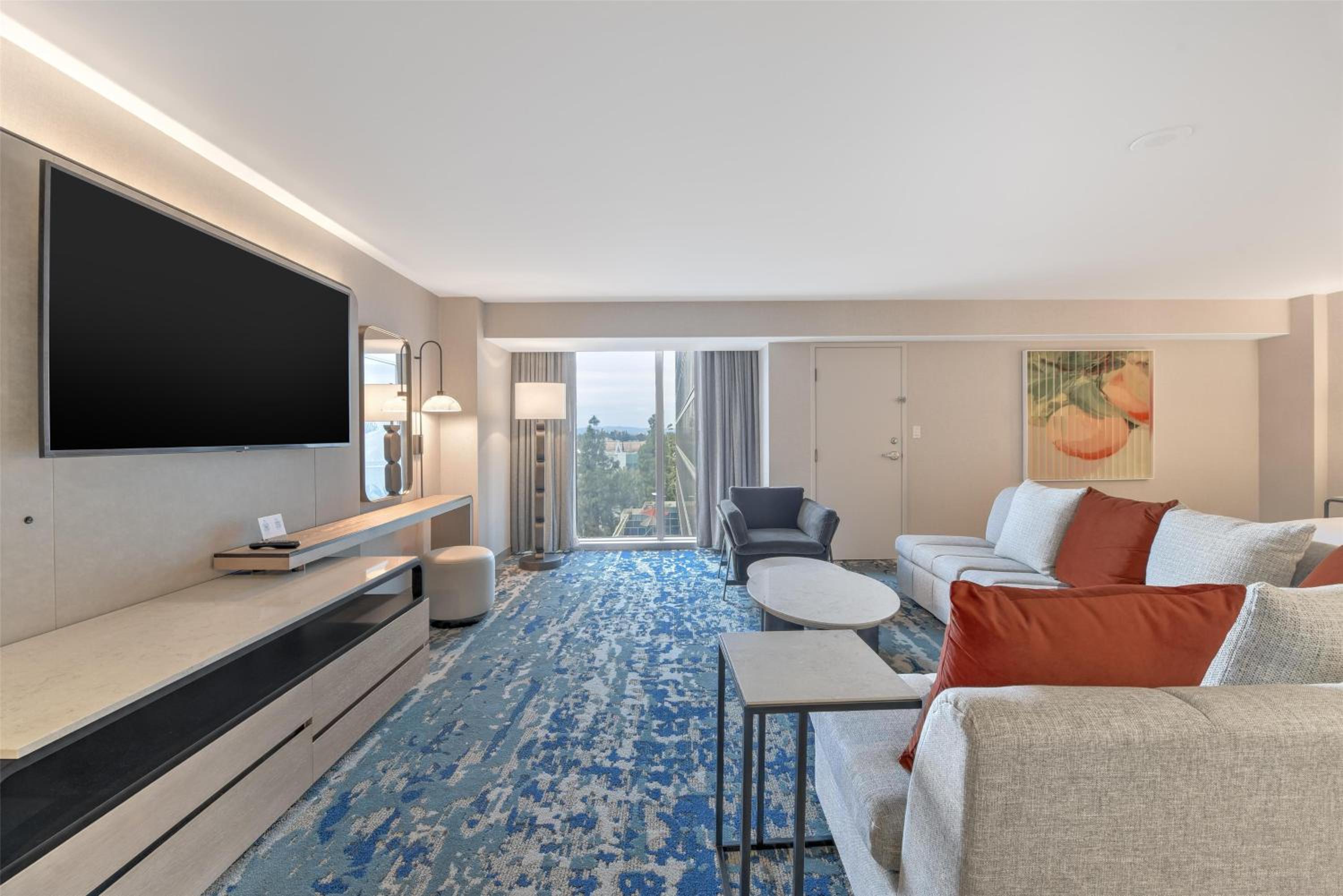 King Studio Suite with Pool View