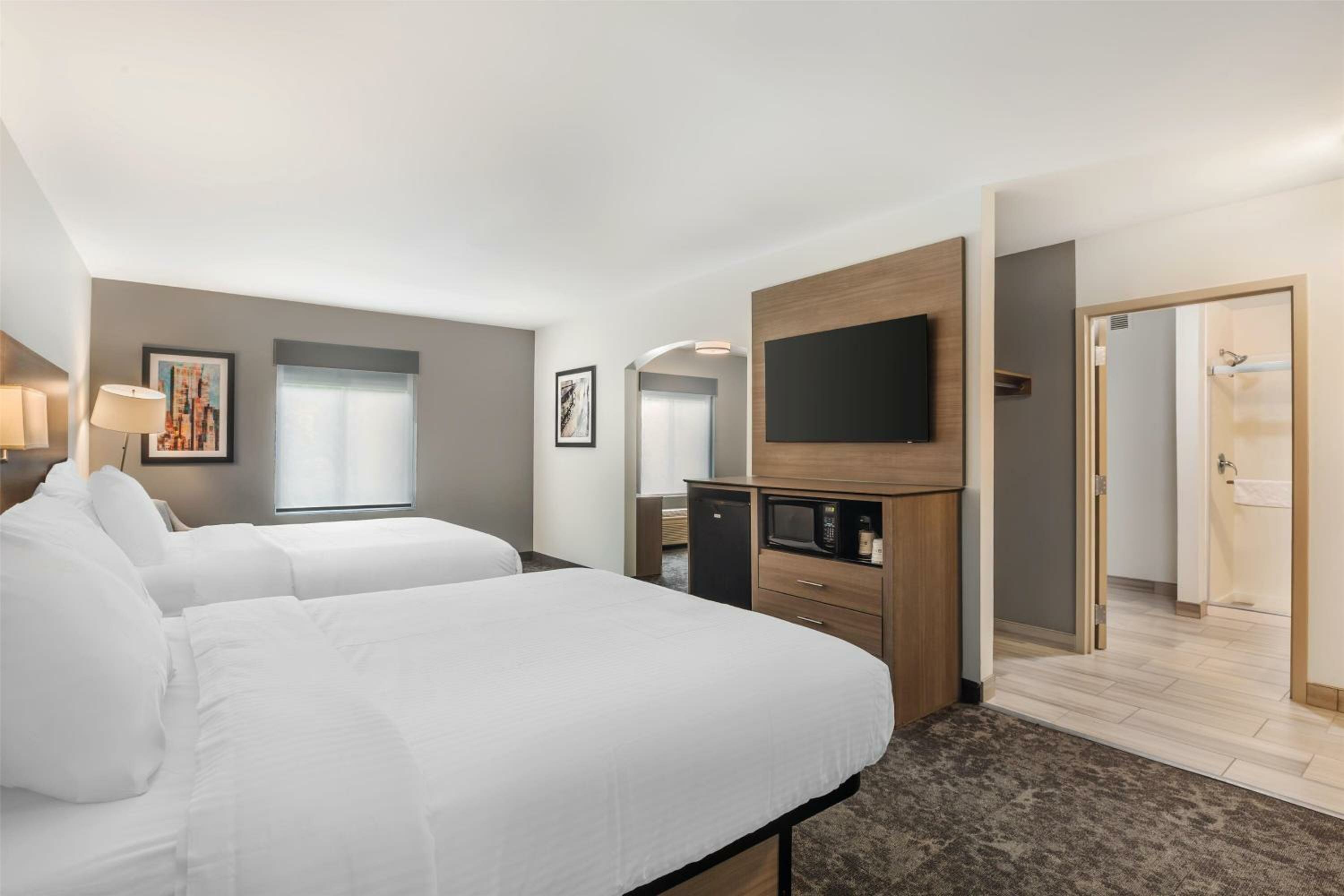 Queen Suite with Two Queen Beds and Sofa Bed - Non-Smoking