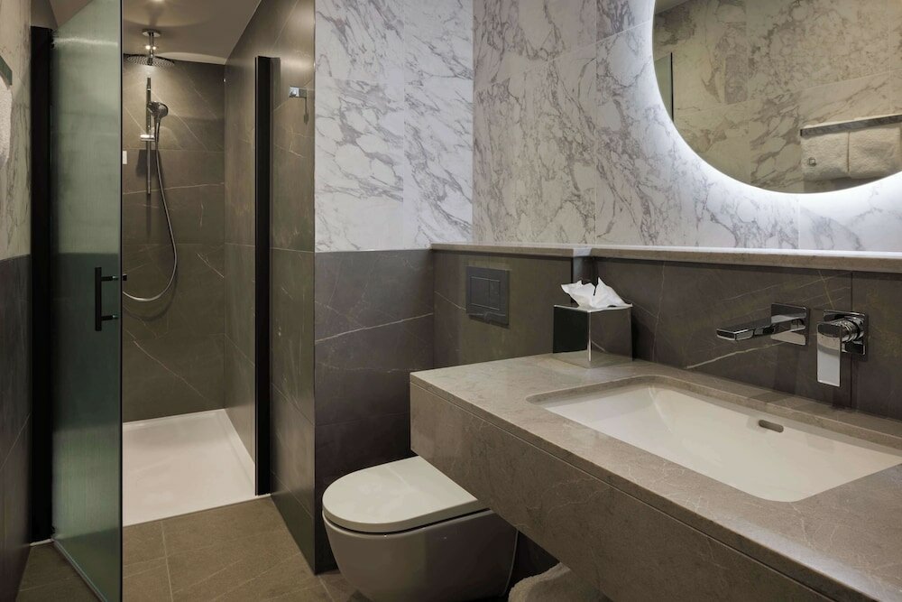 Suite, 1 King Bed