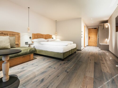 Charming Doll в La Cort My Dollhouse - Adults Only