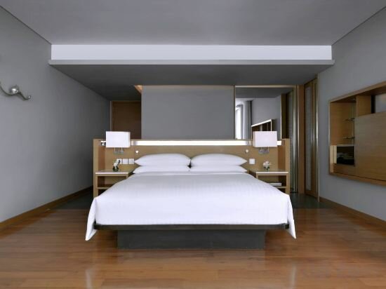 Ocean Pool Suite